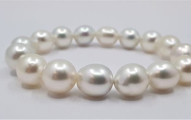 No Reserve Price - 11x12.5mm Lustrous South Sea Pearls - Bracelet