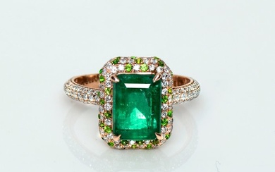 No Reserve Price - 14 kt. Pink gold - Ring - 3.30 ct Emerald - Diamonds, Tsavorites, IGI-Certified