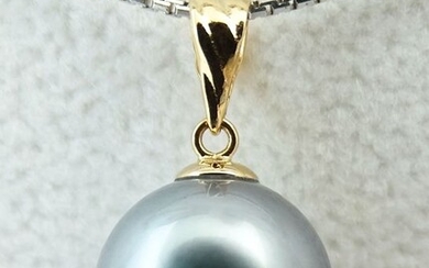 No Reserve Price - Tahitian Pearl, Light Silvery Blue, Round, AAA 11.72 mm - 18 kt. Yellow gold - Pendant