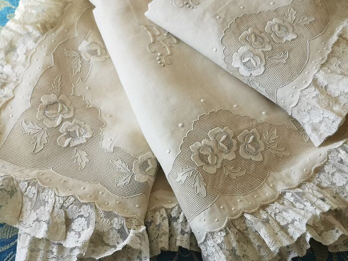 Old pure linen bed set with lace and large hand embroidery (2) - Linen, Valenciennes lace. I will filter and embroider by hand. - Early 19th century