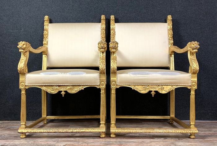 Pair of Renaissance armchairs in gilded wood - Gilt, Wood - Mid 19th century