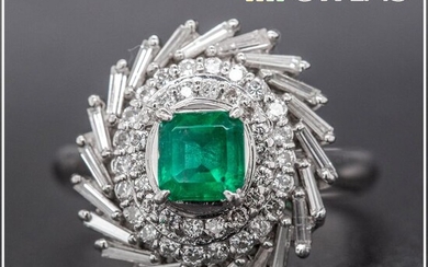 Platinum - Ring - 0.60 ct Emerald - 0.82 ct Diamonds