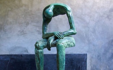 Sculpture, Modern Bronze Sculpture - Seated Bronze Sculpture - Seated Giant - Abstract Art - 45 cm - Bronze