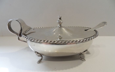 Superb large gravy boat and spoon in sterling silver (2) - .800 silver - Donatello Bonifazi - Italy - Late 20th century