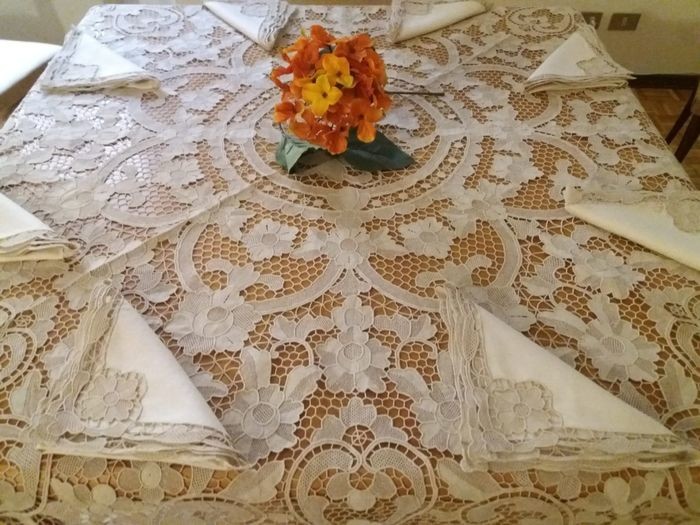 Tablecloth in very thin Burano lace (9) - Linen - 1950-1974