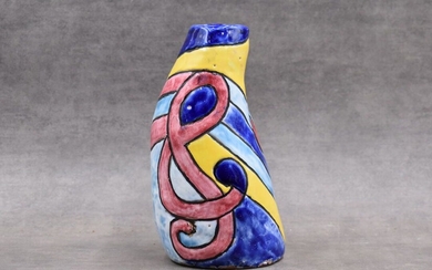Vase en céramique à décor polychrome représentant... - Lot 47 - Alexandre Landre
