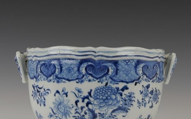 Wine cooler (1) - Blue and white - Porcelain - Flowers - China - Qianlong (1736-1795)