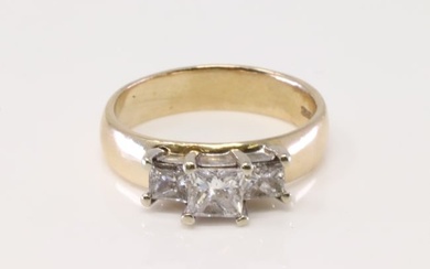 14Kt Princess Cut Diamond Ring (1.00cttw)