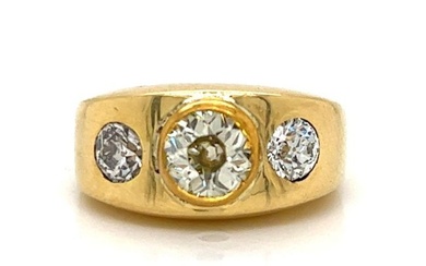 18K Yellow Gold 3-Stone Diamond Ring
