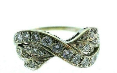 18k White Gold Diamond Leaves Ring