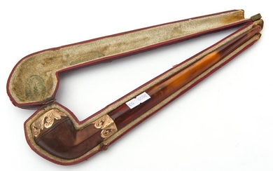 19TH CENTURY LEATHER CASED SOLID GOLD AMBER AND WOODEN PIPE