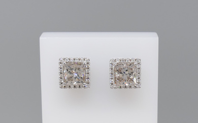 2. 10CT DIAMOND square stud earrings.