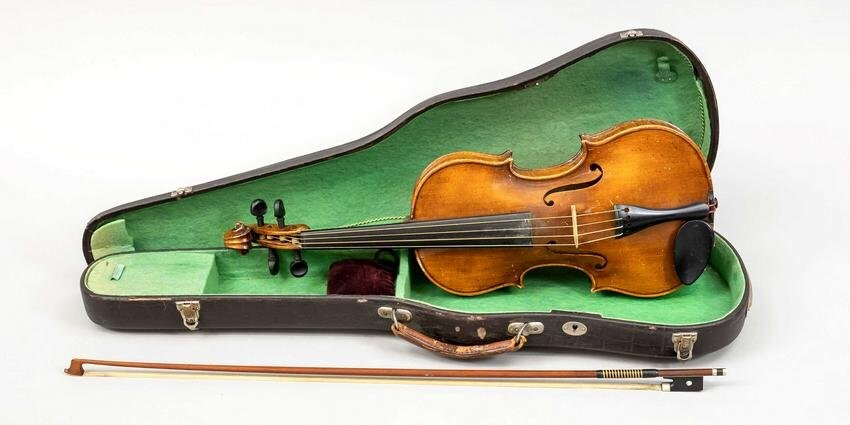 4/4 violin with signed bow, 1s