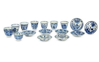A COLLECTION OF CHINESE BLUE AND WHITE CUPS AND