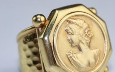Ladies 14k Italian Gold Figural Cameo Relief Ring