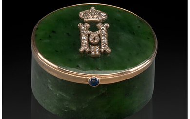 A 14K Gold, Nephrite, Diamond and Sapphire-Mounted Box in the Manner of Fabergé (late 20th century)