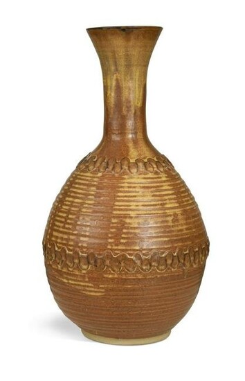 § Brian & Joan Marris at Ravenshead, a large Studio Pottery bottle vase
