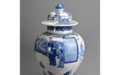 A CHINESE BLUE AND WHITE PORCELAIN JAR AND COVER, 18/19TH CE...