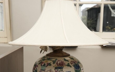 A FAMILLE ROSE PORCELAIN TABLE LAMP, 45 CM TOTAL HEIGHT, LEONARD JOEL LOCAL DELIVERY SIZE: SMALL