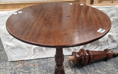 A GEORGE III MAHOGANY TRIPOD TABLE. Dia. 50 x H 64cms.