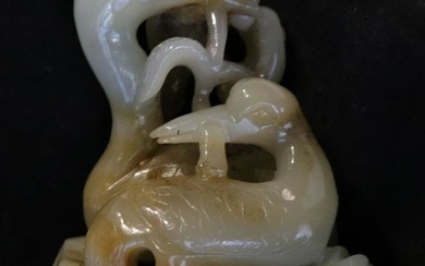 A HETIAN JADE ORNAMENT SHAPED WITH CRANE