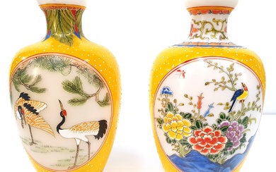 A PAIR OF CHINESE WHITE AND ENAMEL DESIGN PEKING GLASS LIDDED VASES