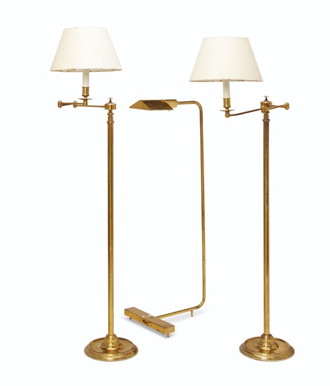 A PAIR OF FRENCH BRASS ADJUSTABLE FLOOR LAMPS, 20TH CENTURY