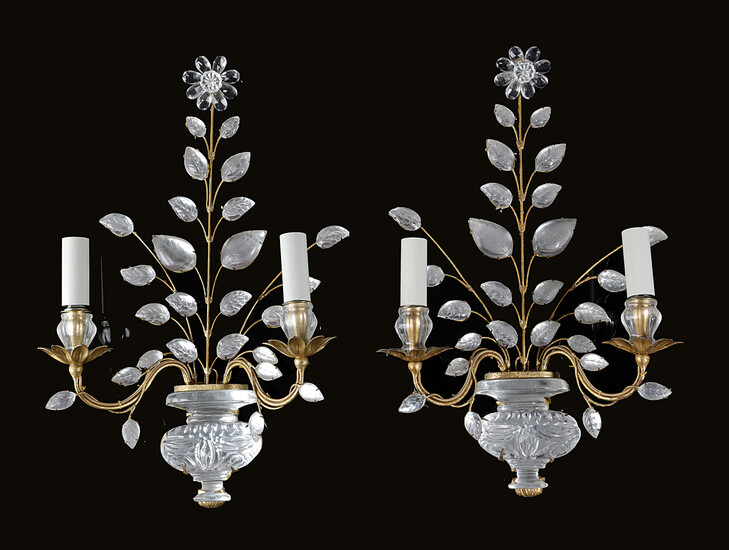 AMENDED - A PAIR OF FRENCH CRYSTAL GLASS AND GILT METAL WALL LIGHTS