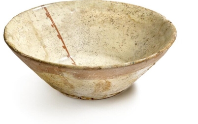 SOLD. A Samanid pottery bowl decorated with design. 10th century, Iran. Diam. 13.5 cm. H. 5 cm. – Bruun Rasmussen Auctioneers of Fine Art
