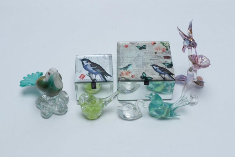 A Small collection of artglass Bird Figures together with two Small Bird Themed Jewellery Boxes