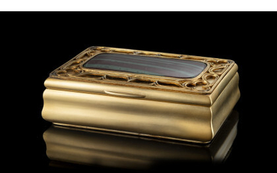 A gold and jasper box with a gilt silver mount (cm 8x3x5,5) (g gross 182)
