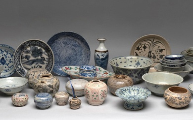 A large collection of Chinese and Asian blue and white wares