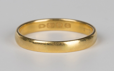 A late Victorian 22ct gold plain wedding ring, London 1899, ring size approx R1/2.