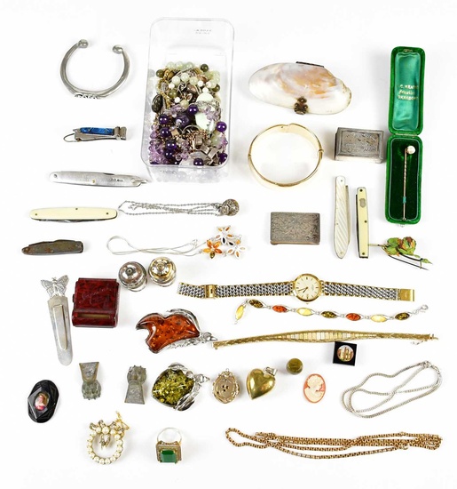 A quantity of assorted costume jewellery including various bracelets, brooches,...
