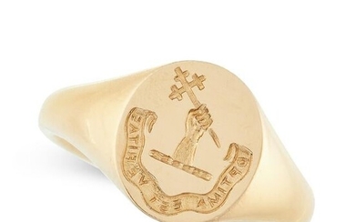 AN ENGRAVED SEAL SIGNET RING, 1926 in 18ct yellow gold