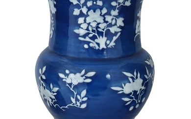 ANTIQUE CHINESE FLORAL BLUE AND WHITE PORCELAIN VASE