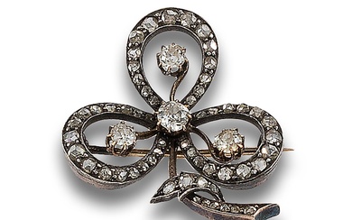 ANTIQUE DIAMOND CLOVER BROOCH, IN YELLOW GOLD AND SILVER VIEWS