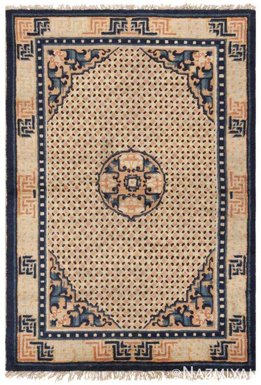 ANTIQUE NINGXIA CHINESE RUG. 6 ft x 4 ft 2 in (1.83 m x 1.27 m).