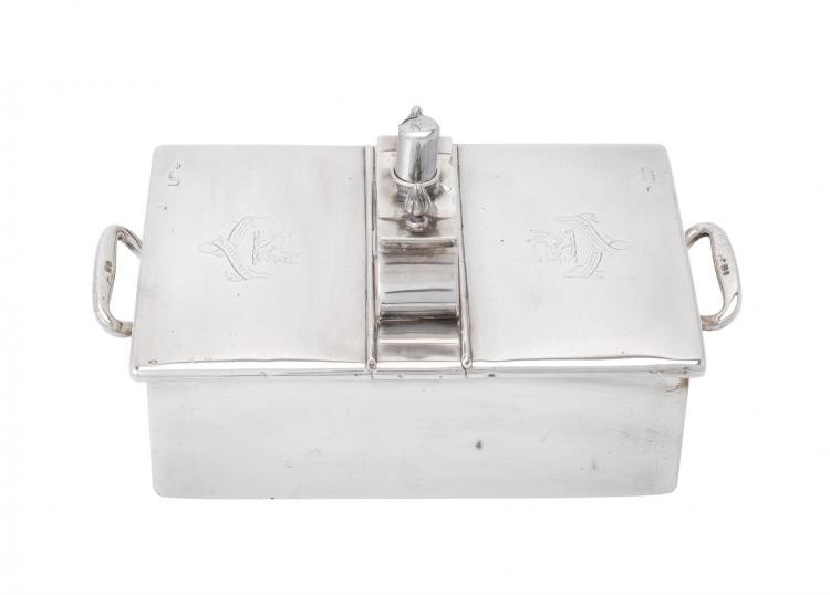 An Edwardian silver double cigar or cigarette box by William Comyns & Sons