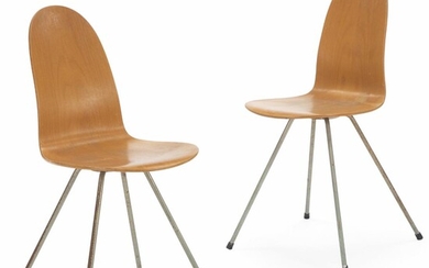 NOT SOLD. Arne Jacobsen: “The Tongue”. A pair early chairs with steel legs and back of shaped beech. (2) – Bruun Rasmussen Auctioneers of Fine Art