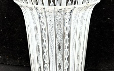 BAROVIER TOSO MURANO Art Glass Vase. Latticino design.