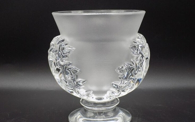 Beautiful signed Lalique art glass St. Cloud vase