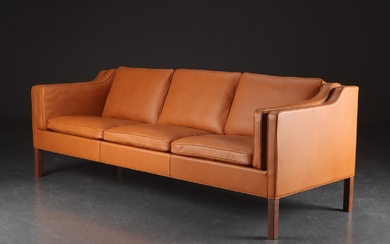 Børge Mogensen for Fredericia Chair Factory. Detached three-person. sofa, model '2213', walnut elegance leather