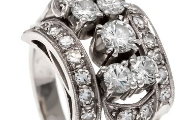 Brilliant ring WG 585/000 with 5 brilliants, 0.60 ct W / SI in total and diamonds, total 0.20 ct W / SI, RG 50, 7.0 g