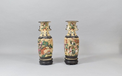 CHINE, vers 1900. Paire de vases en grès...