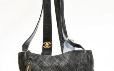 Chanel CC Suede Tote in Suede/Lambskin Leather
