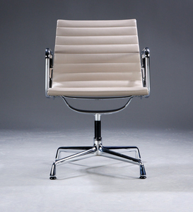 Charles Eames. Armchair from the series 'Aluminium Group' model EA-108