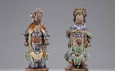 Chine paire de statues en grès vernissé d'époque Qing Poids: 2.31 kg Région: Chine Dimensions:...