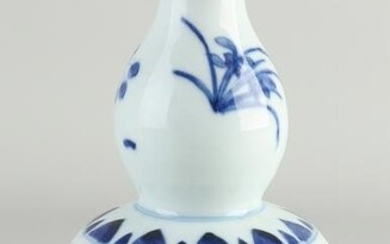 Chinese knob vase, H 20 cm.