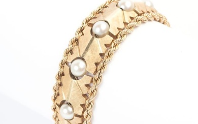Cultured Pearl, 14k Yellow Gold Bracelet.